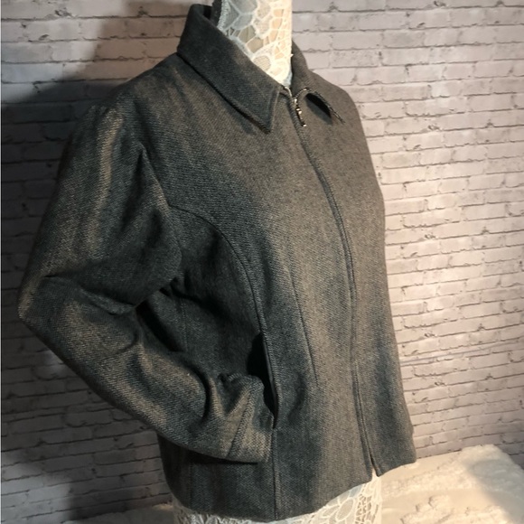 Fashion Bug Wool blend Herringbone Gray Bomber Jacket with Structured Design - Picture 4 of 13